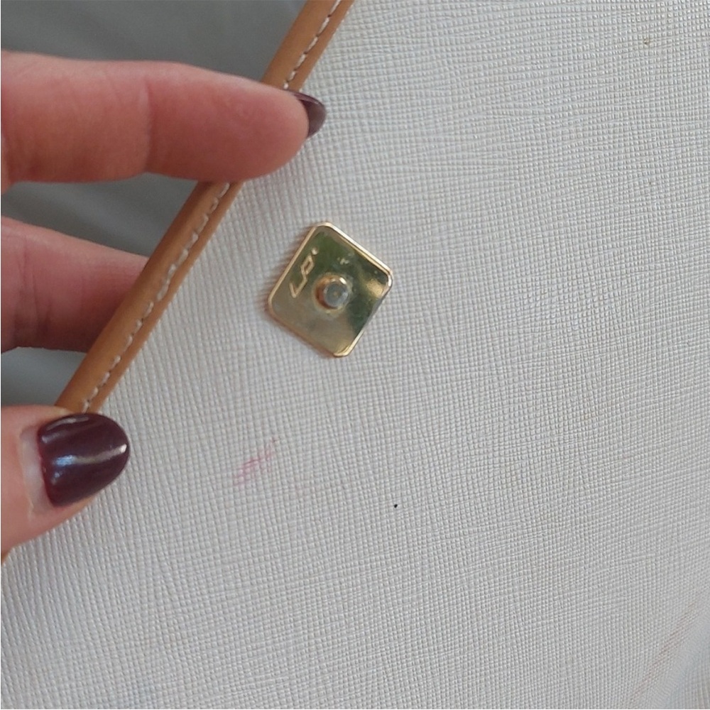 Fendi Elegant White and Tan Clutch Bag - Picture 13 of 16